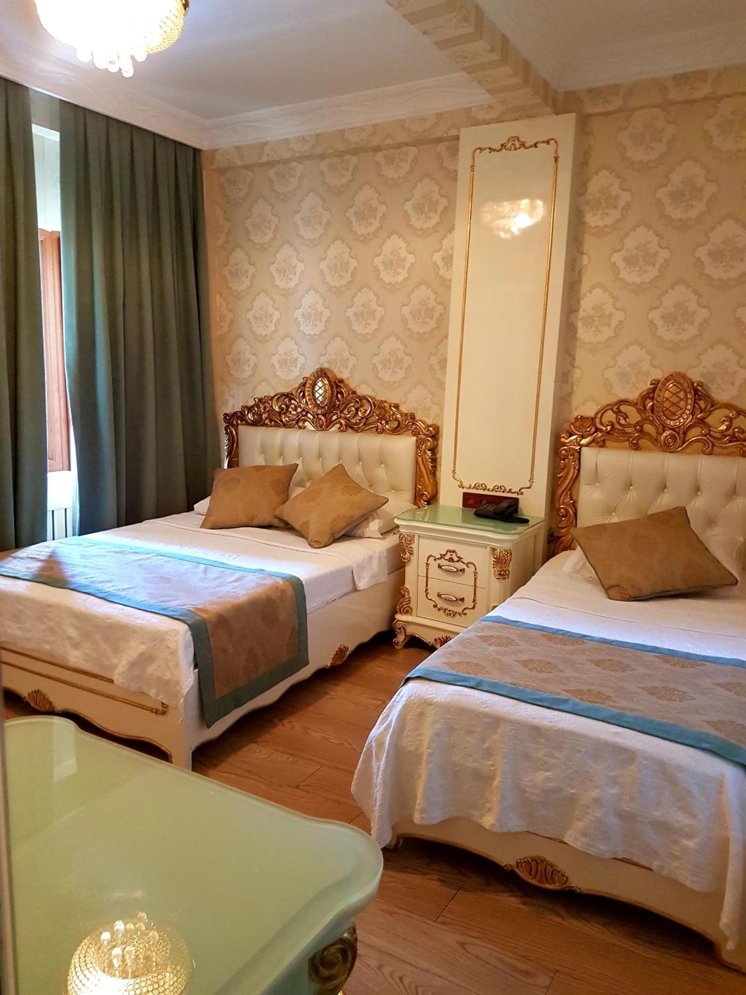 Отель Town 3*
