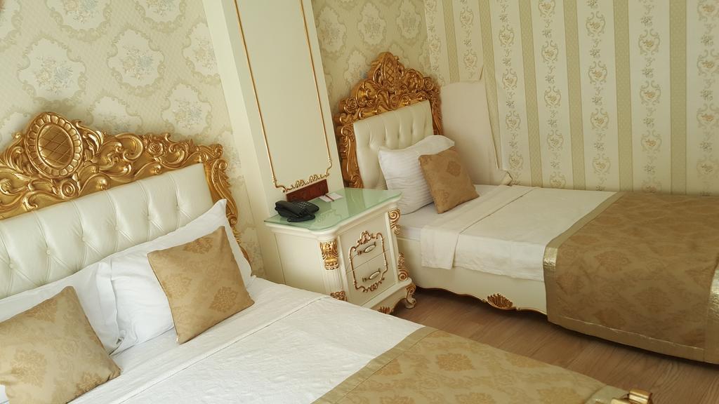 Отель Town 3*